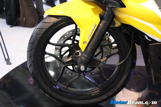 Pulsar SS400 Tyre
