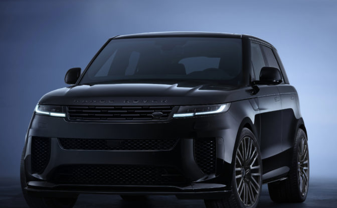 Range Rover Sport SV Black Edition front