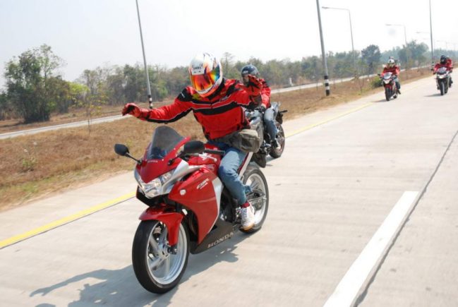 Red_Honda_CBR250R