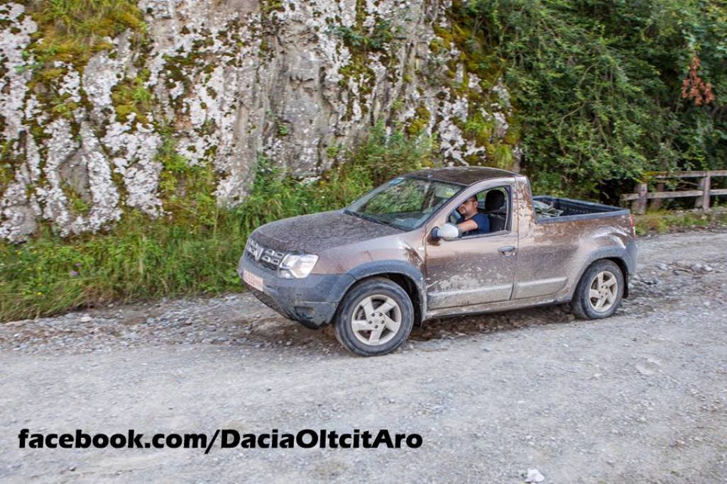 Renault Duster Pickup Spy Shot Romania Front