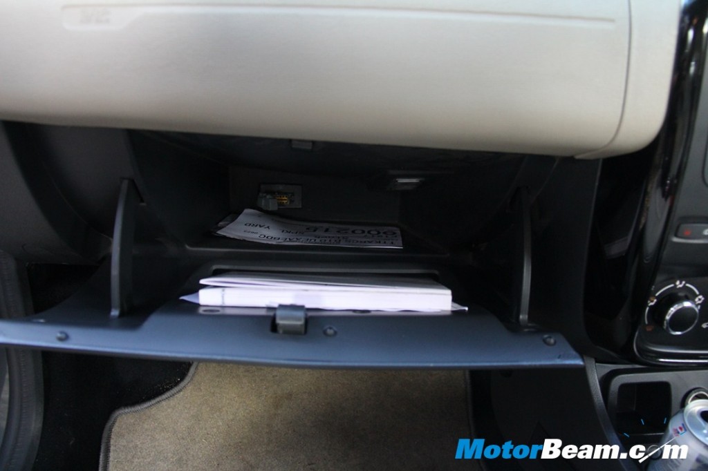 Renault-Duster-Test-Drive-Glovebox Glovebox