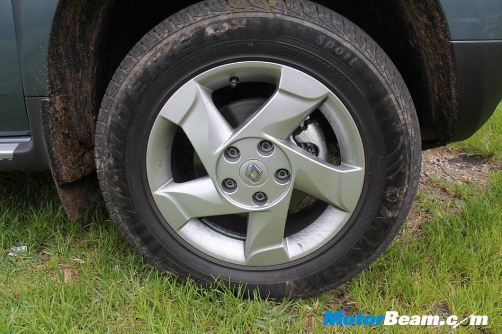 Renault-Duster-Tires Tires