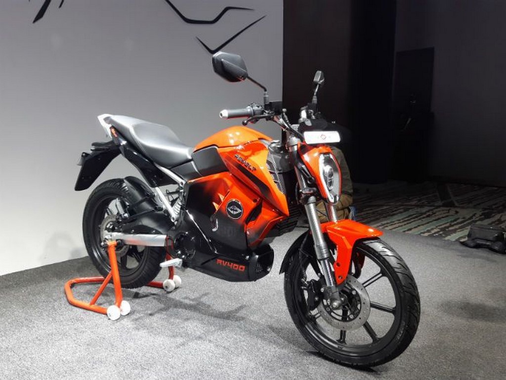 Revolt RV 400