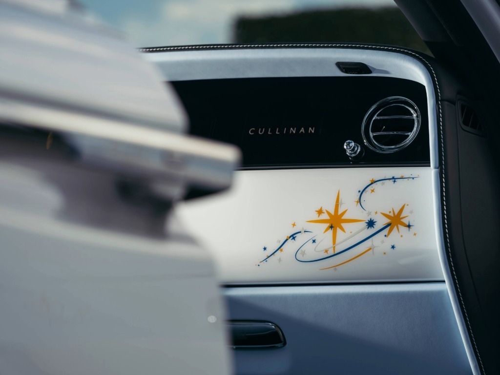 Rolls Royce Cullinan Cosmos dashboard