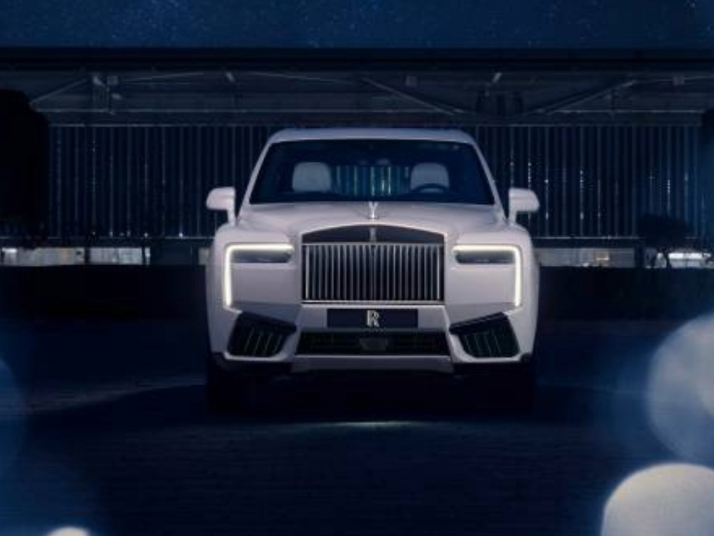 Rolls Royce Cullinan Cosmos front