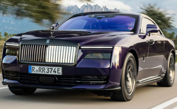 Rolls Royce Spectre Black Badge Front