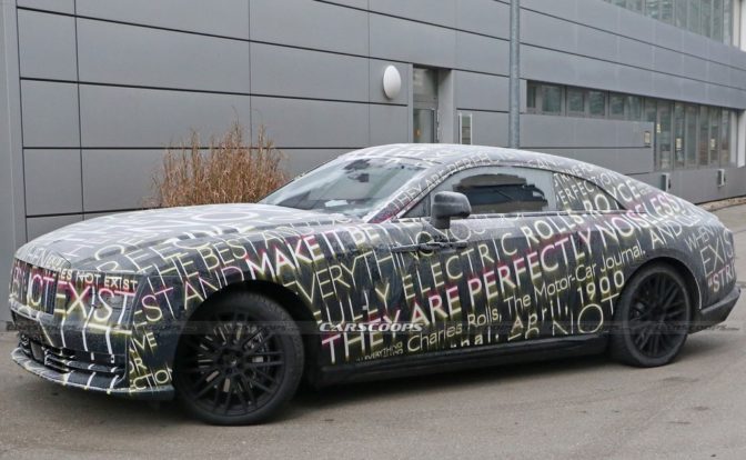 Rolls-Royce Spectre Spied