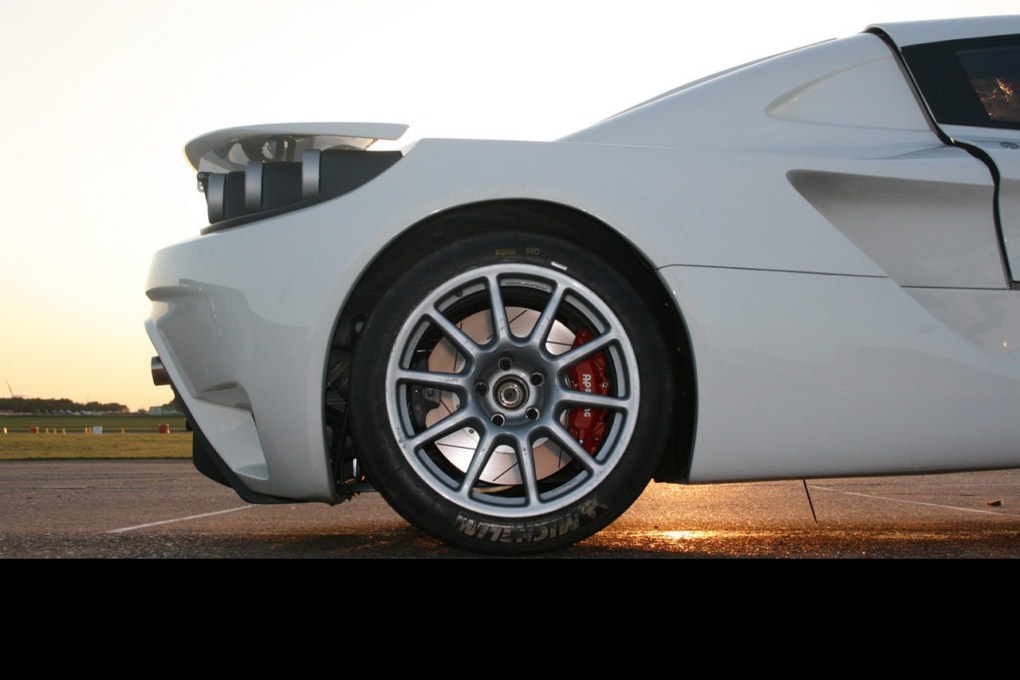 SIN R1 Side