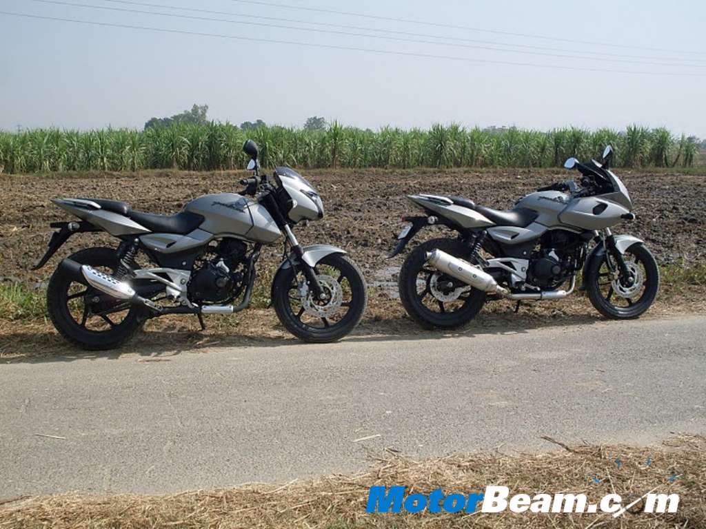 Silver_Bajaj_Pulsars_Side Silver_Bajaj_Pulsars_Rear