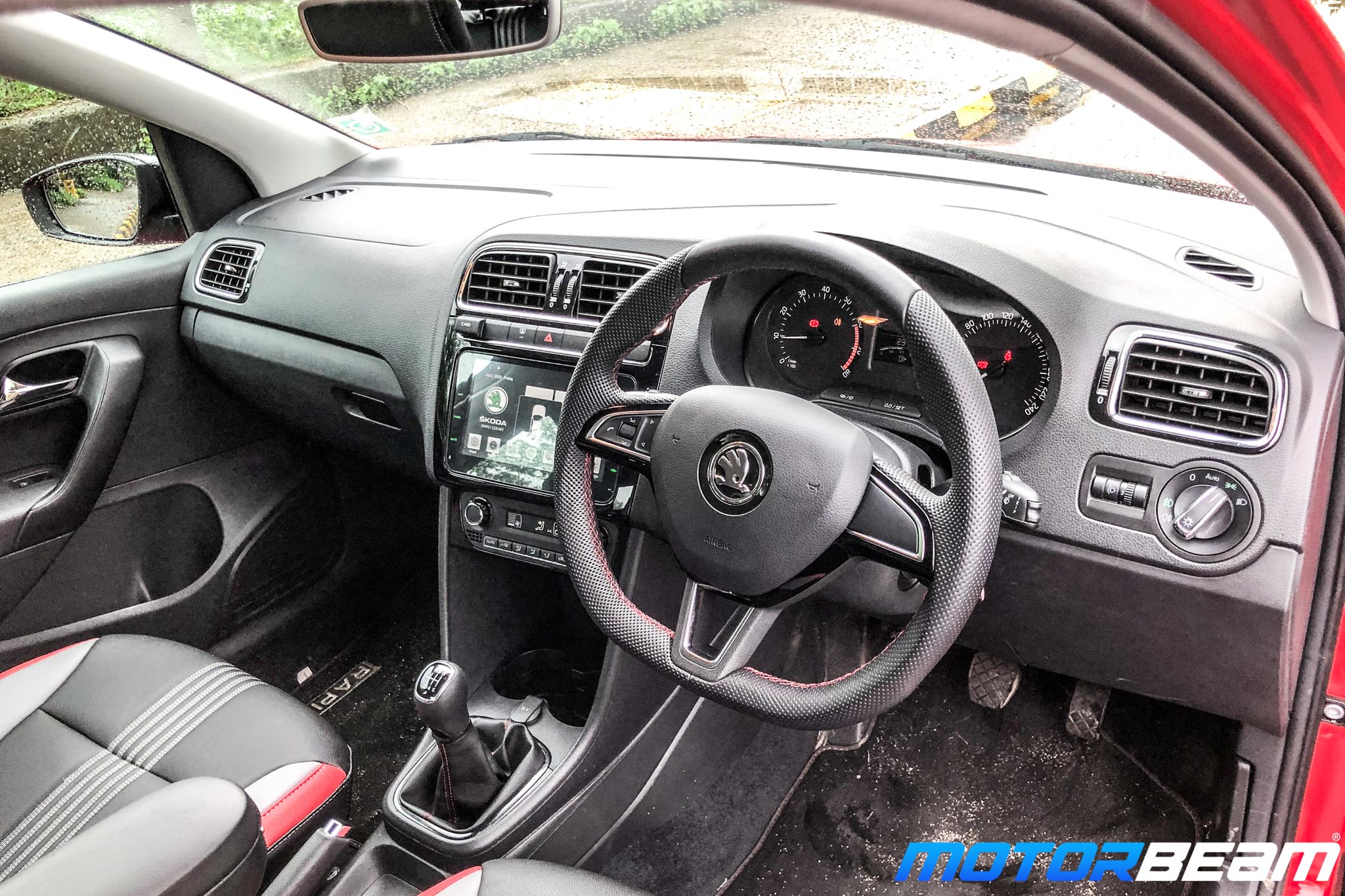 Skoda-Rapid-TSI-11