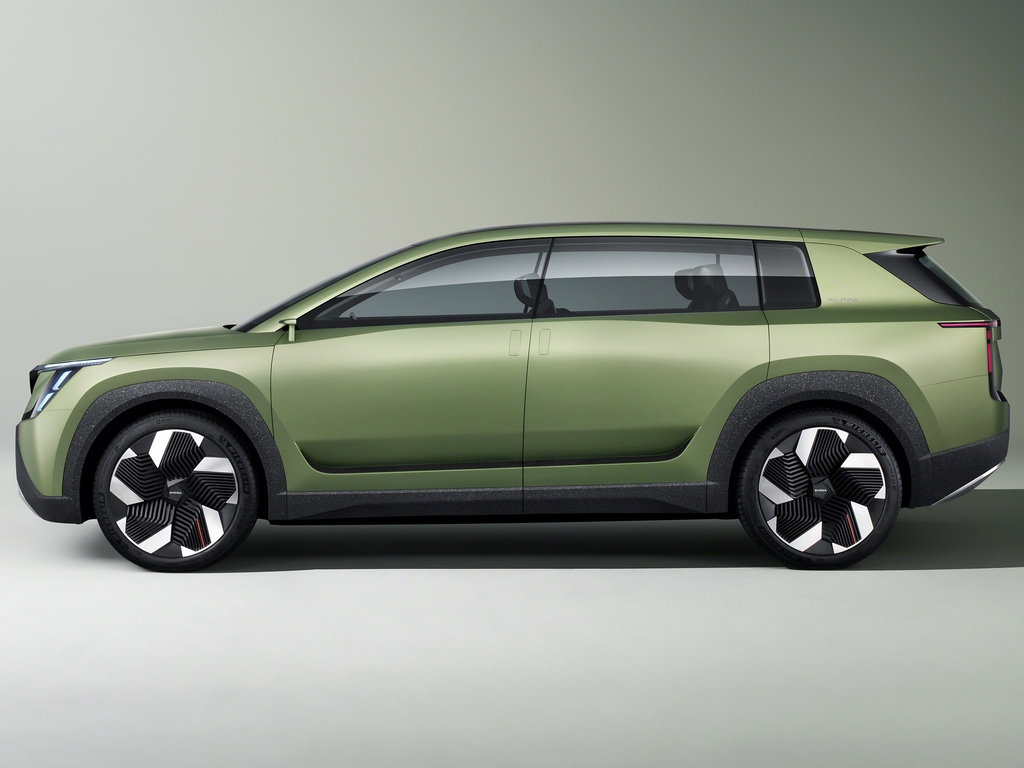 Skoda Vision 7S Unveil Side