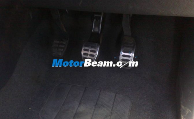 Skoda_Fabia_Scout_Pedals