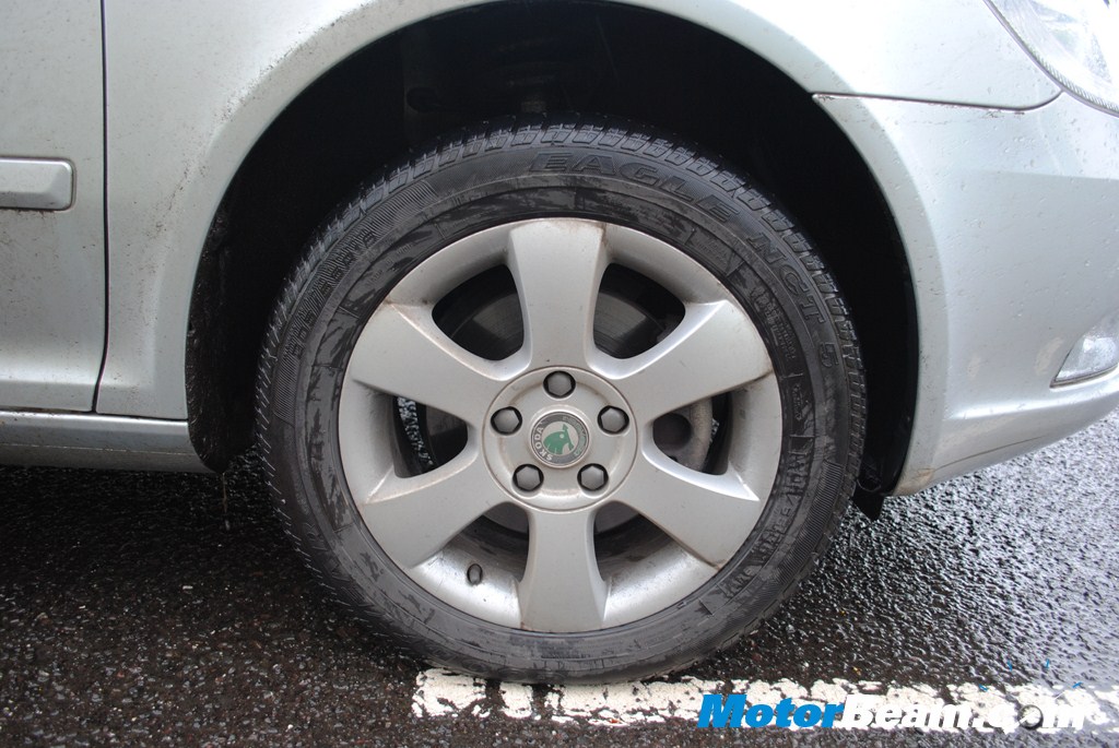 Skoda_Laura_DSG_AT_Test_Drive_Review (225) Skoda Laura - Tyres