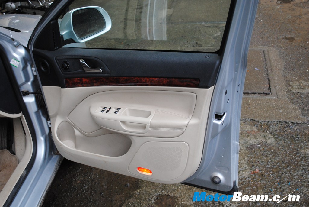 Skoda_Laura_DSG_AT_Test_Drive_Review (23) Skoda Laura - Driver Side Door