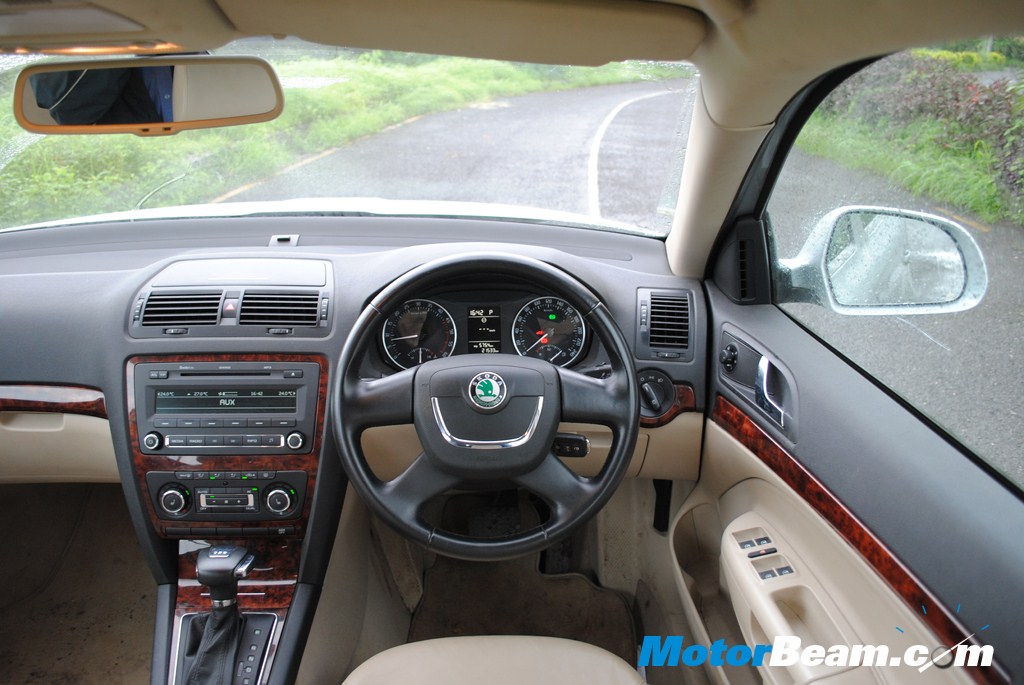 Skoda_Laura_DSG_AT_Test_Drive_Review (241)
