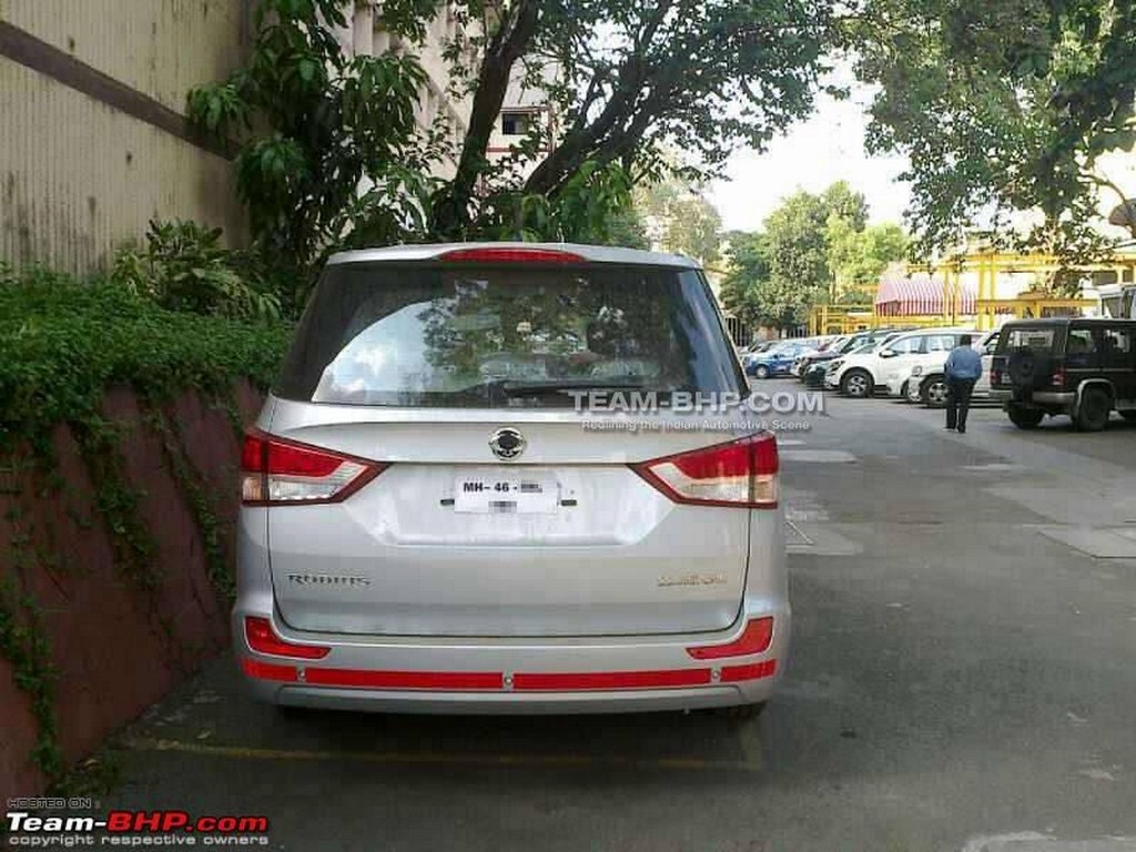 Ssangyong Rodius Rear