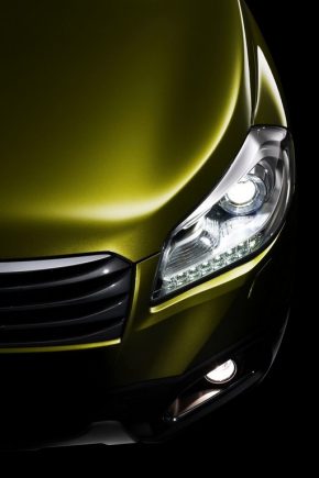 Suzuki Compact Crossover Teaser