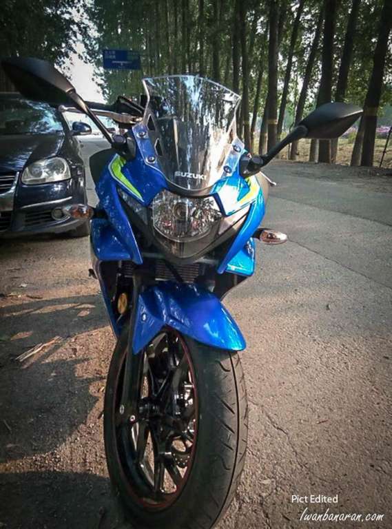 Suzuki GSX-250R Front