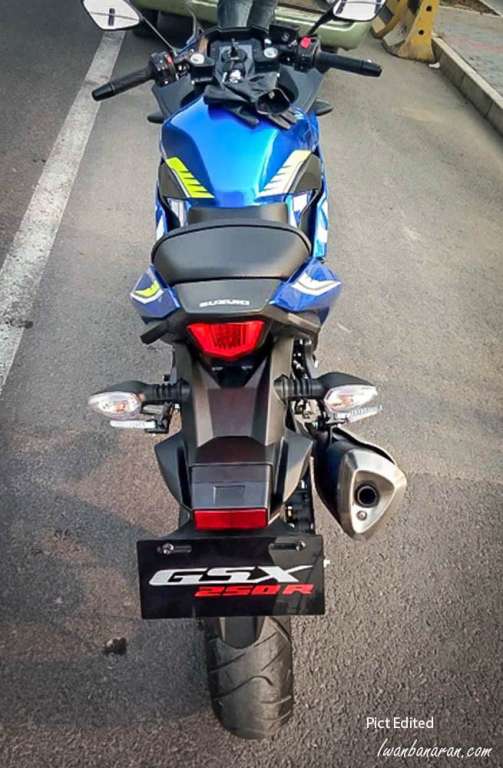 Suzuki GSX-250R Rear