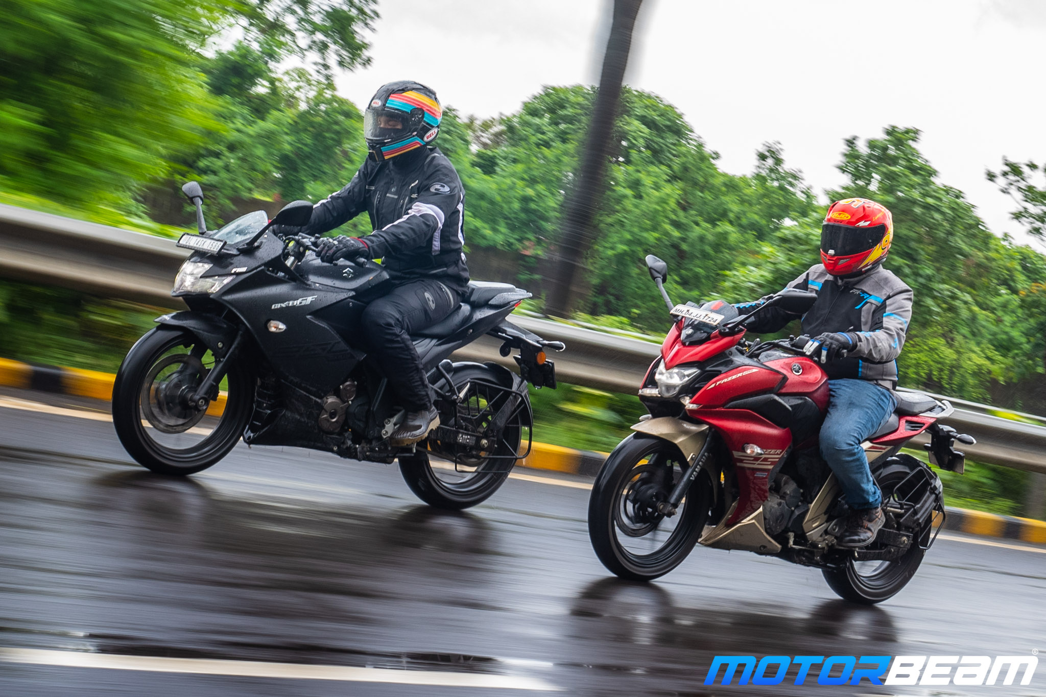 Suzuki Gixxer 250 vs Yamaha Fazer 250 Shootout Video