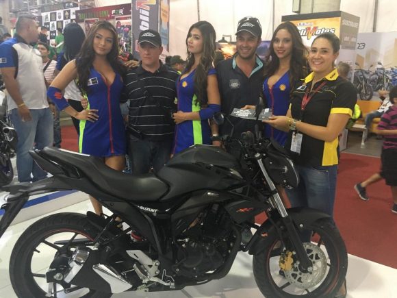 Suzuki Gixxer Matte Black Edition Colombia