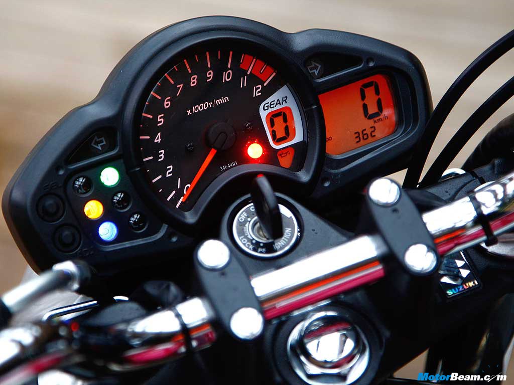 Suzuki_Gladius_Interior