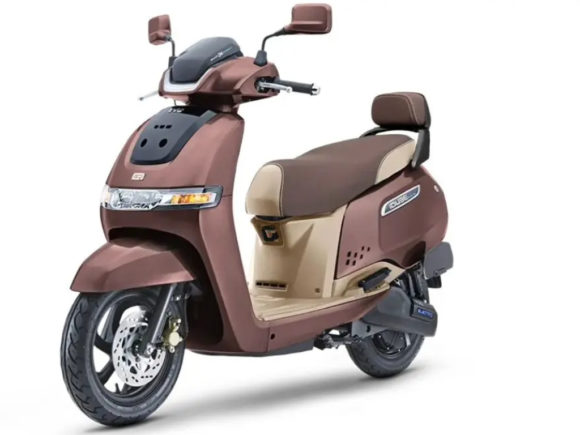 TVS iQube 3.1 kWh front