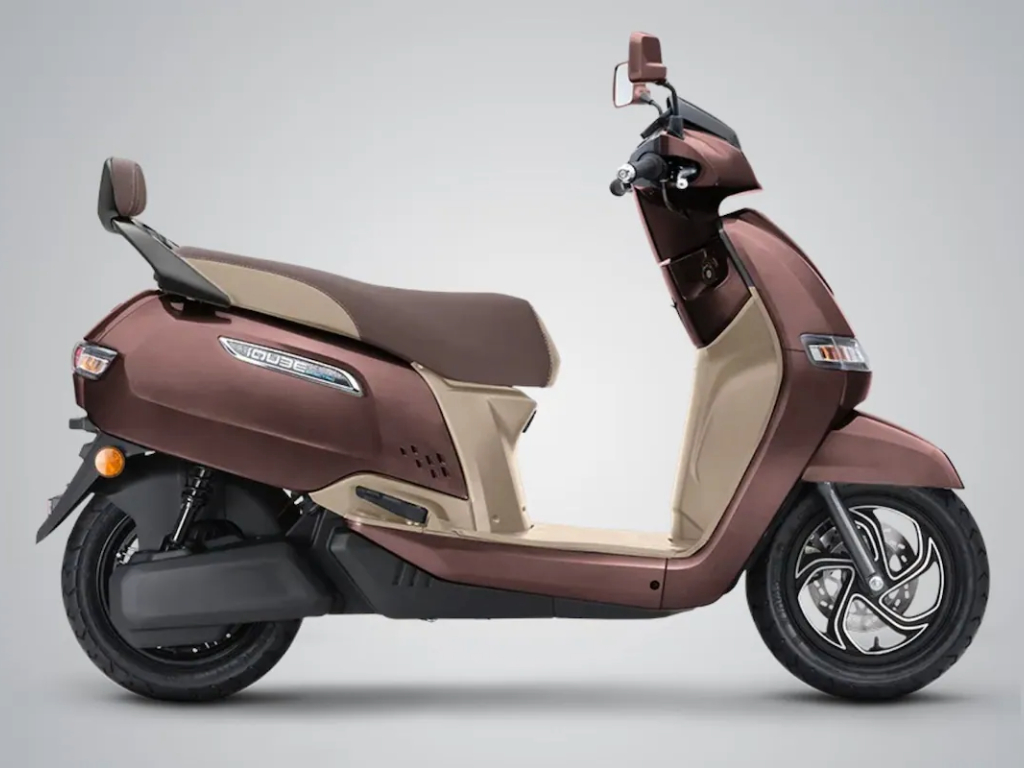 TVS iQube 3.1 kWh side