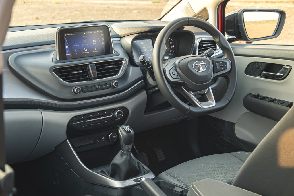 Tata Altroz Dashboard