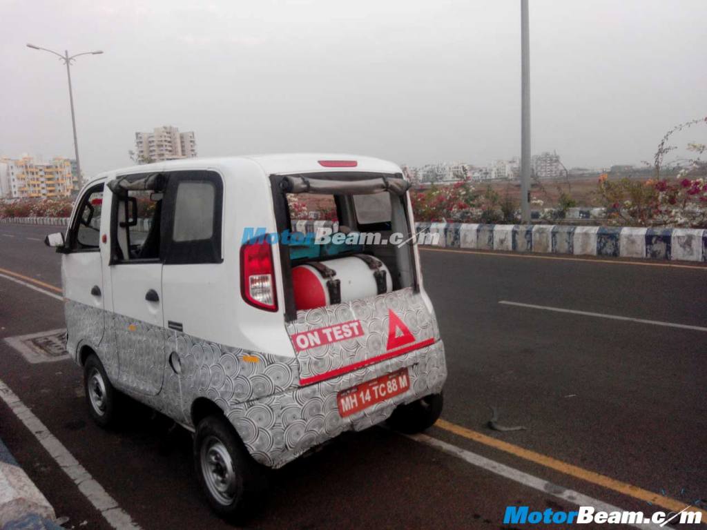 Tata-Magic-Iris-CNG-Spy-Shot-Rear