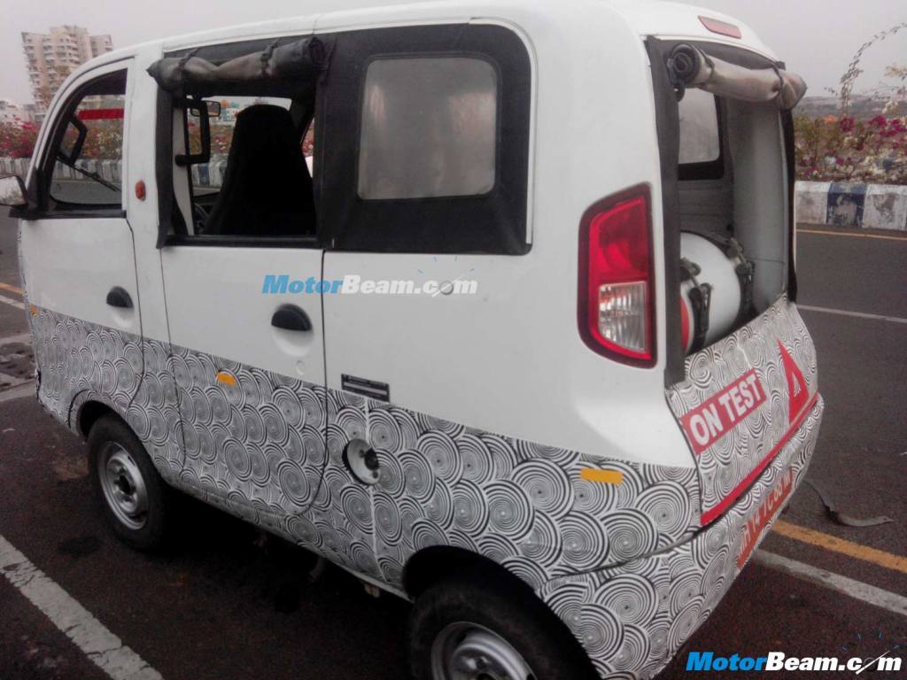 Tata-Magic-Iris-CNG-Spy-Shot-Side