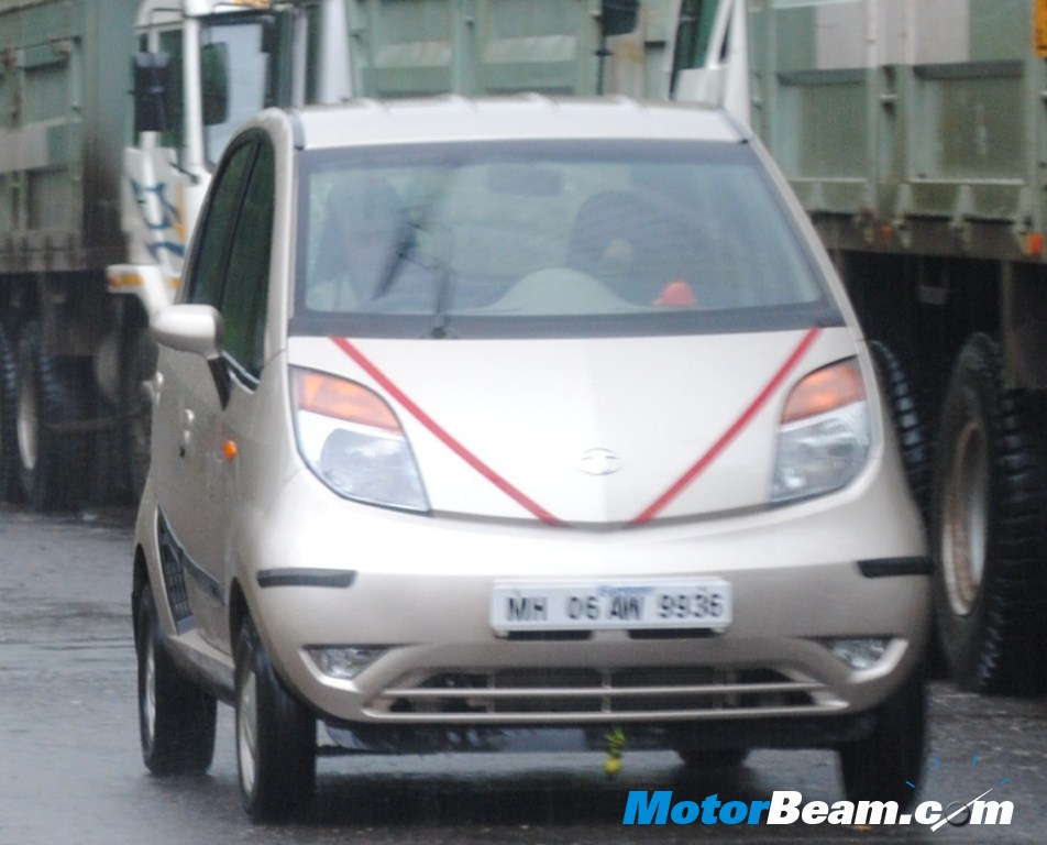 Tata_Nano_CX_On_Road