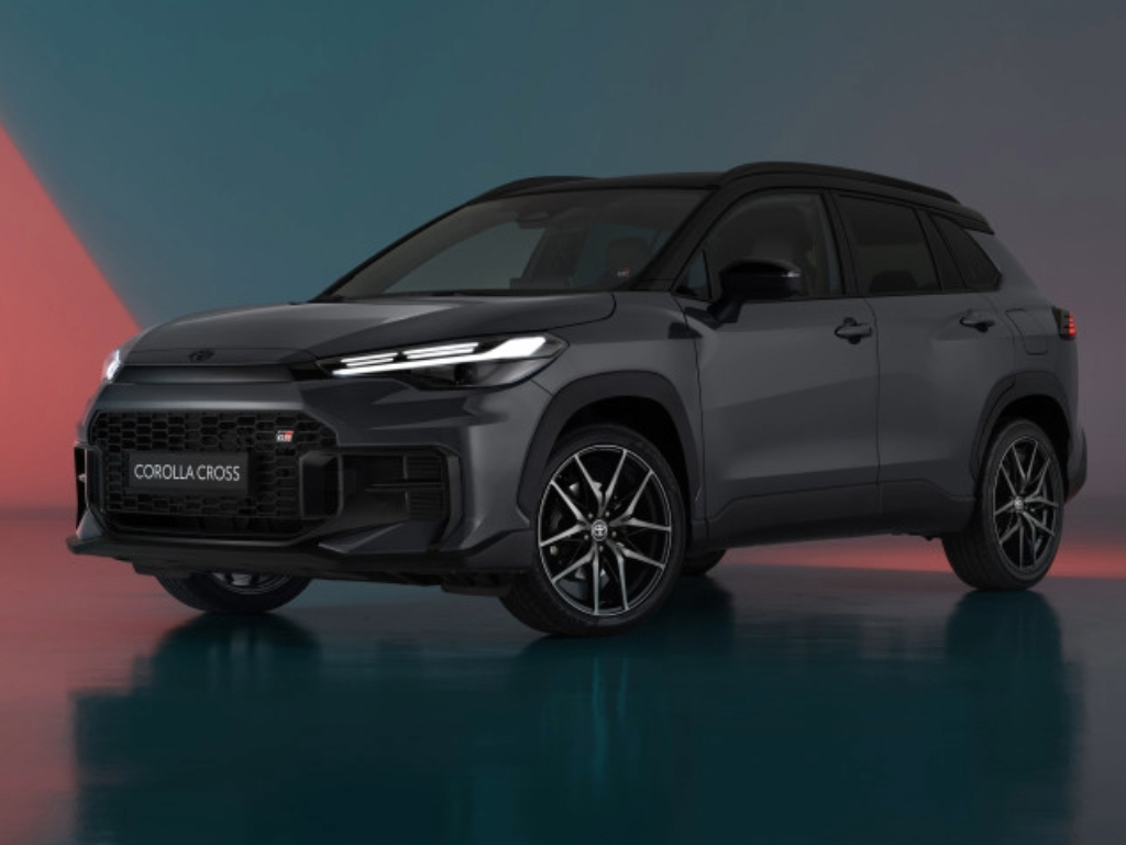Toyota Corolla Cross GR Sport front