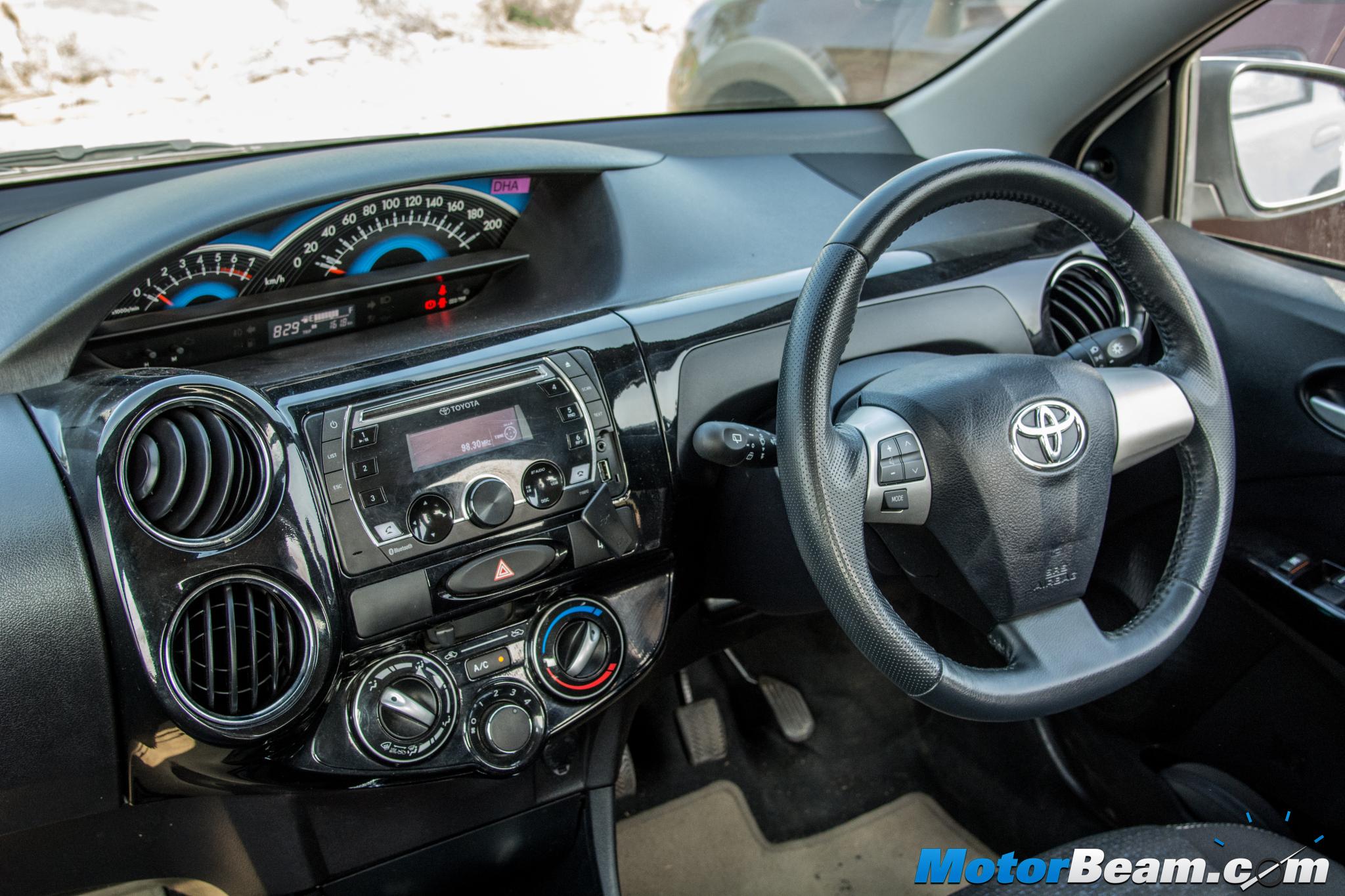 Toyota Etios Cross vs Fiat Avventura