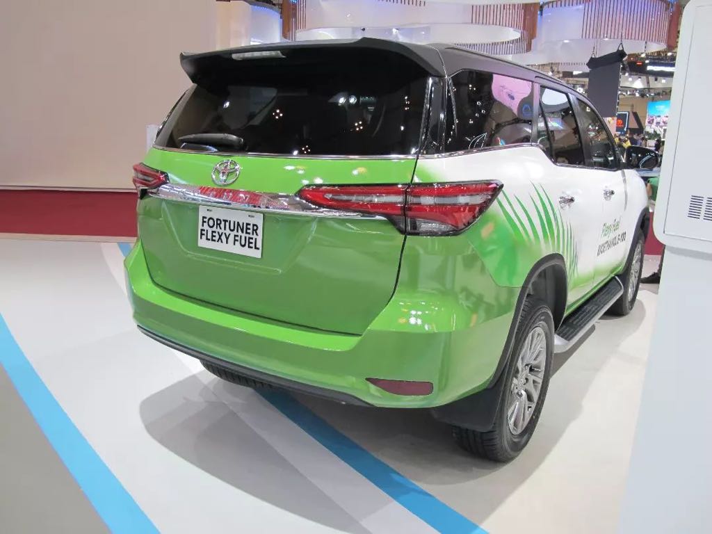 Toyota Fortuner Flex Fuel Rear