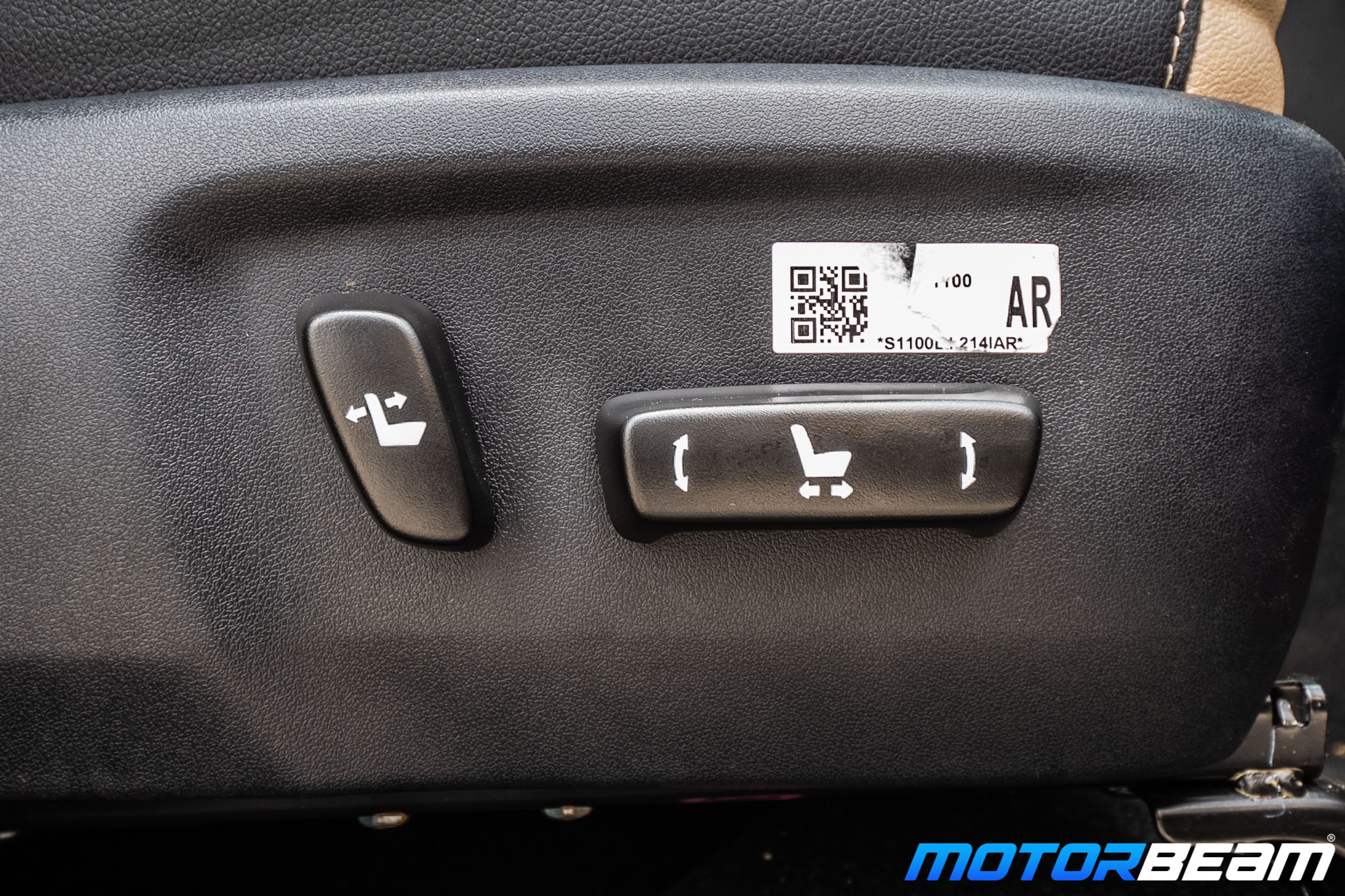 Toyota-Innova-Crysta-BS6-12
