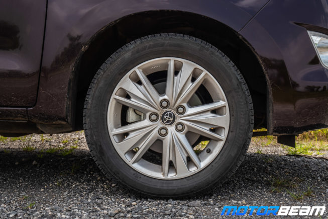 Toyota-Innova-Crysta-BS6-15