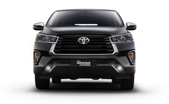 Toyota Innova Crysta Facelift Front