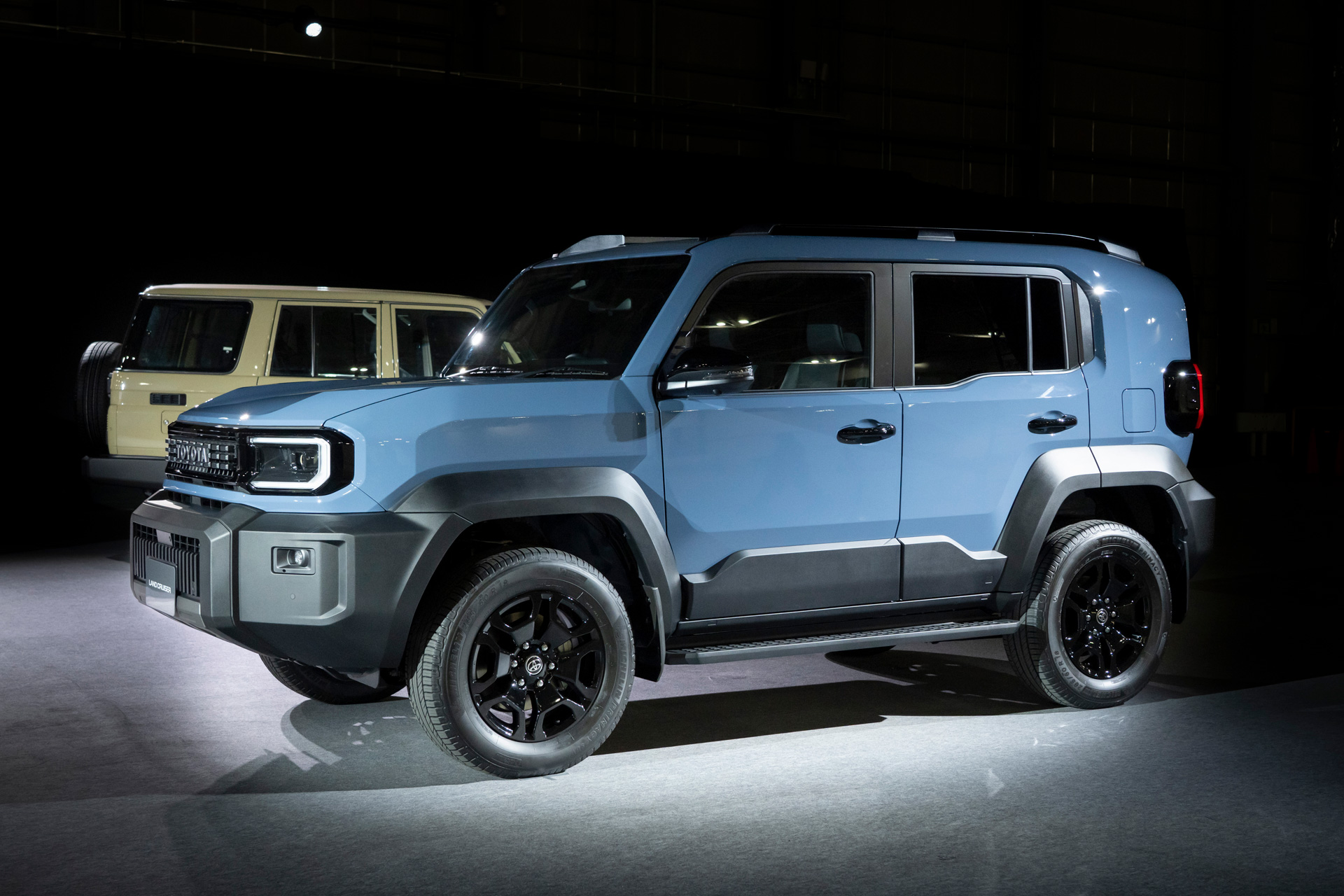 Toyota Land Cruiser FJ 5
