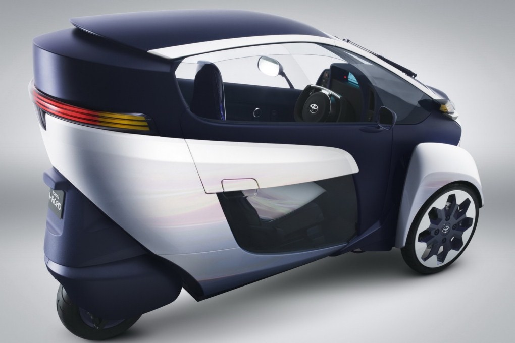 Toyota i-ROAD EV Concept Side Overlook