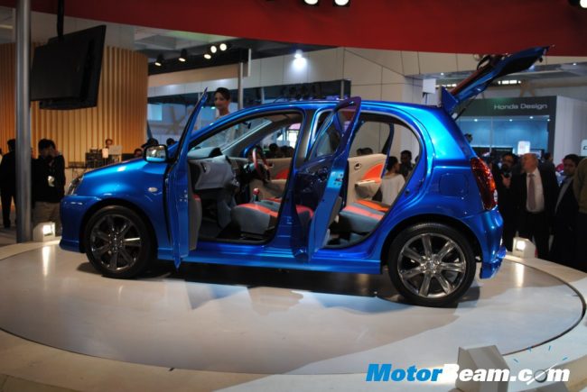 Toyota_Etios_2010_Auto_Expo