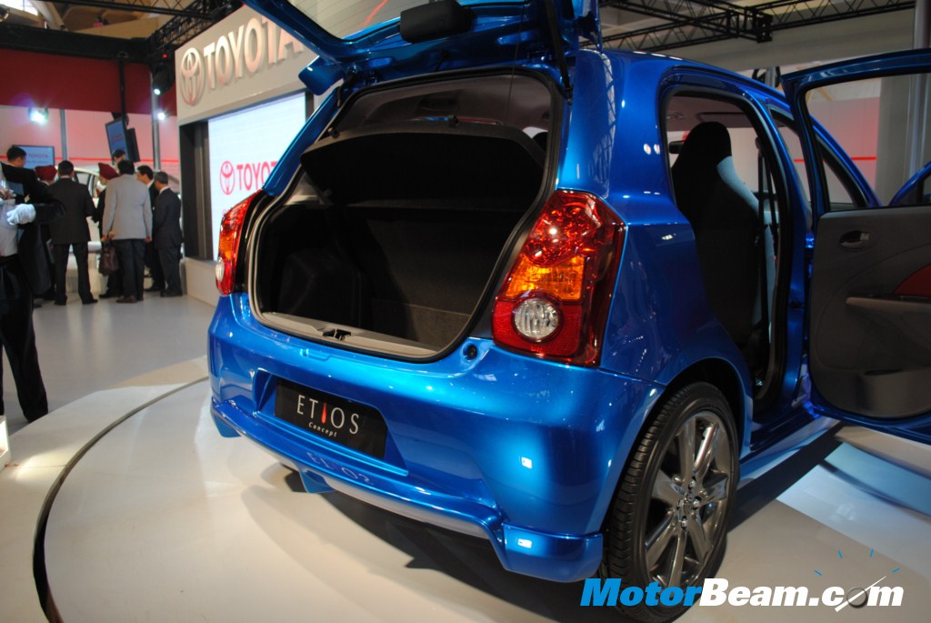 Toyota_Etios_Rear