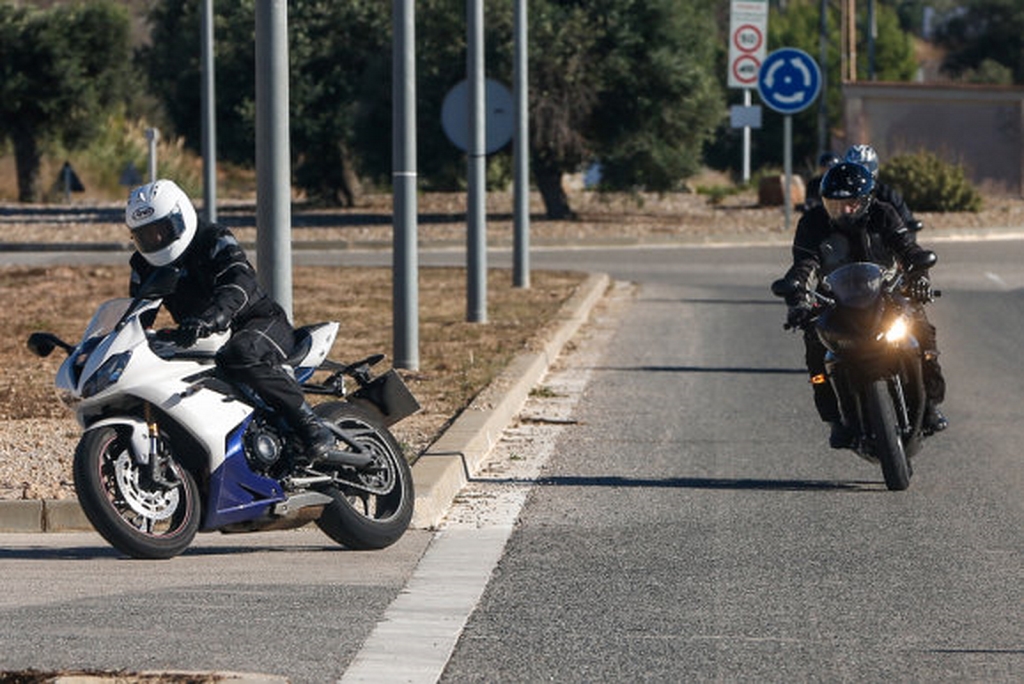 Triumph Daytona250 Spied