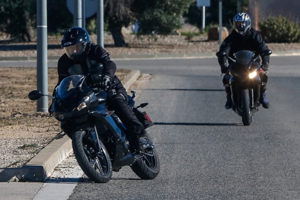 Triumph Daytona250 Spied1