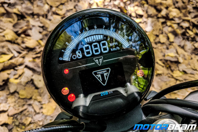 Triumph Trident 660 Review 16