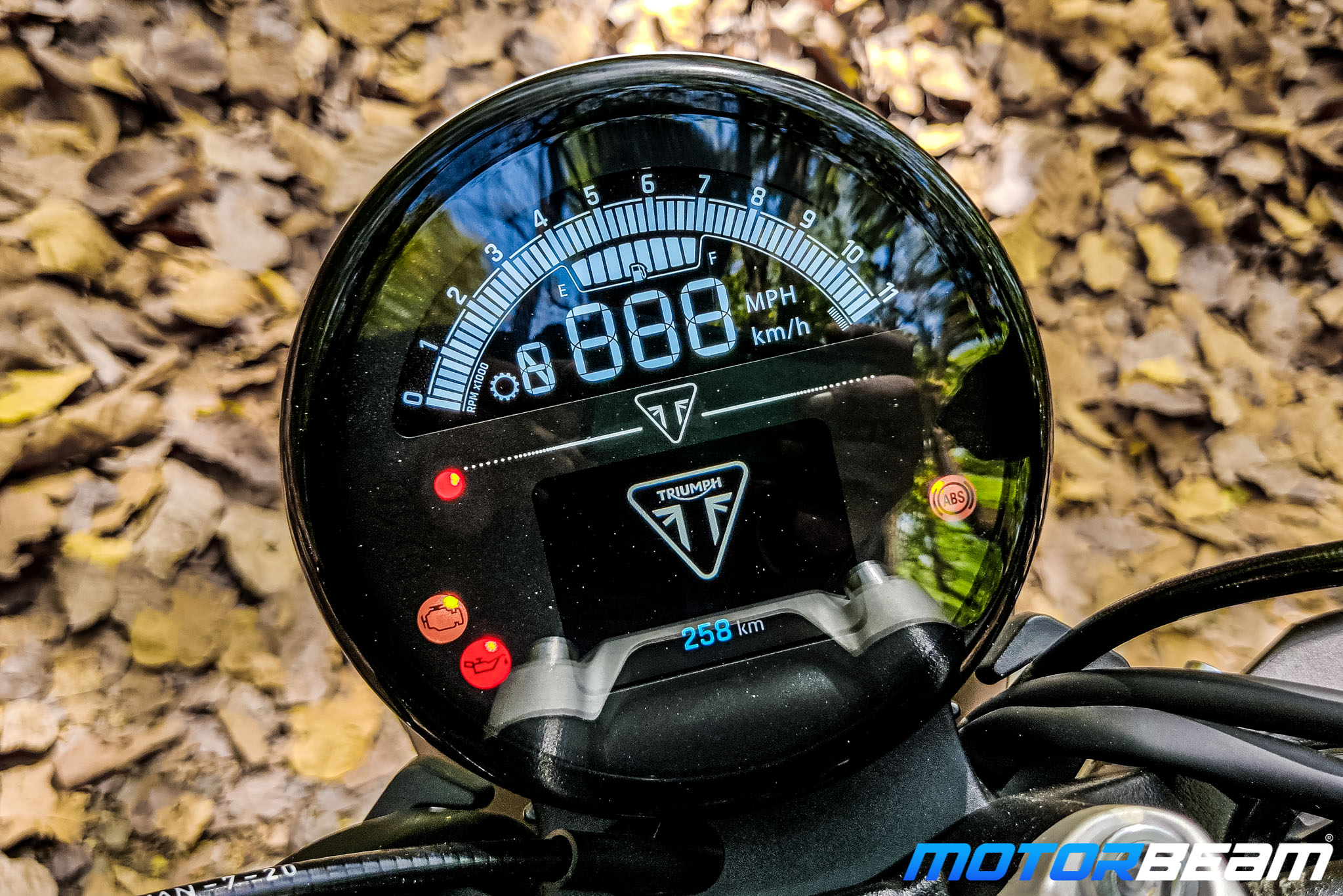Triumph Trident 660 Review 16