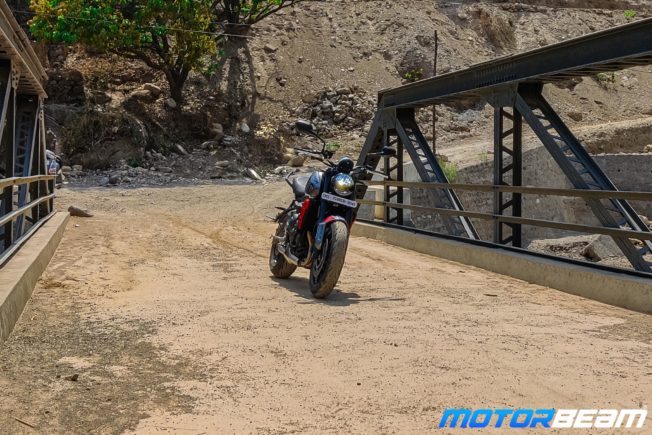 Triumph Trident 660 Review 33