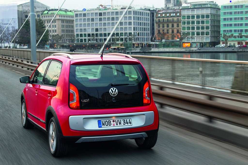 VW Cross Up! rear