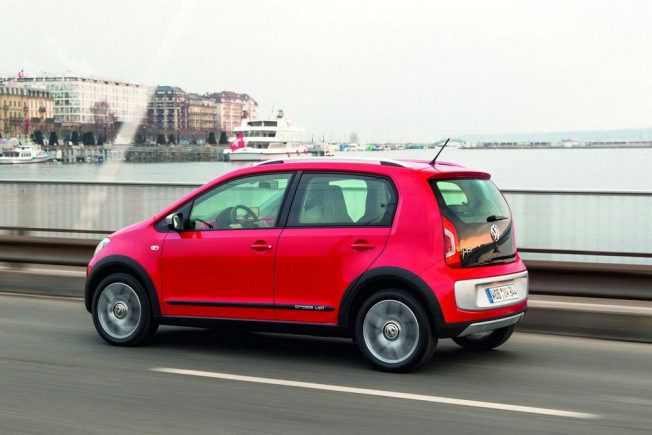 VW Cross Up! side