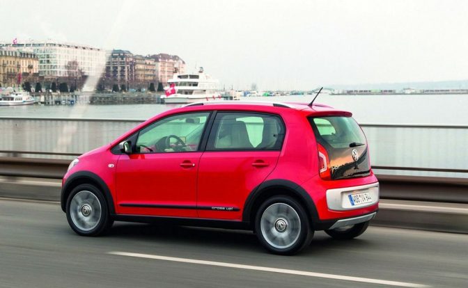VW Cross Up! side